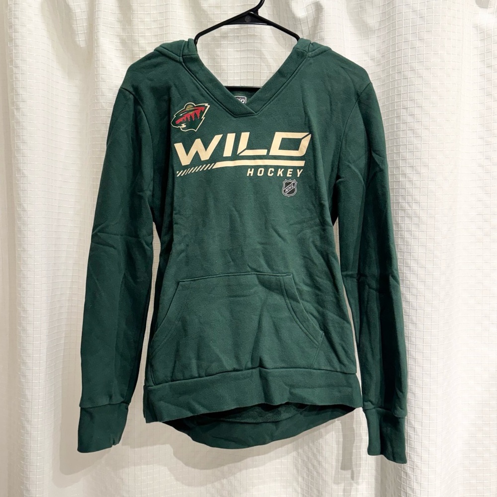 Fanatics Green Women's Hooded Sweatshirt with Team Logo Accent